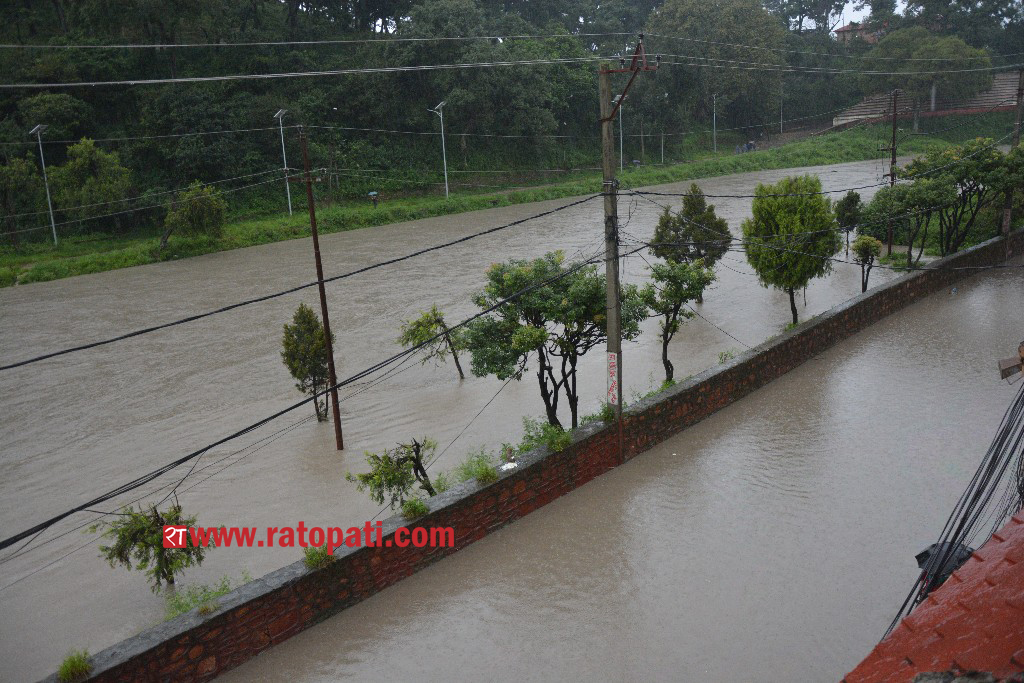 Flash floods inundate more than 100 places in Kathmandu, 138 rescued (Photos)