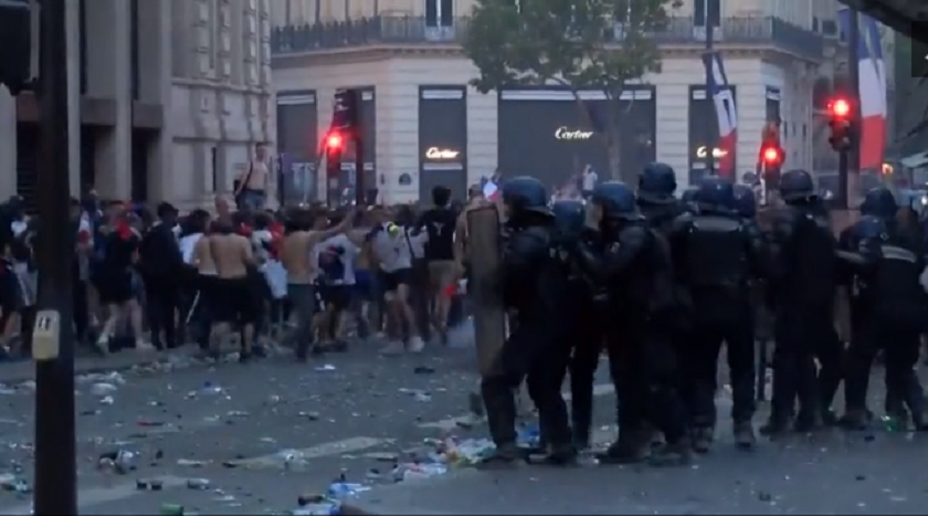 विश्वकप जितको उत्सव मनाउने क्रममा फ्रान्सका ठाँउ–ठाँउमा उत्साही समर्थकबाट तोडफोड (भिडियो)