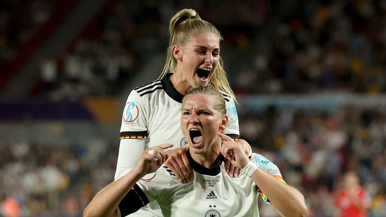 महिला युरो : अष्ट्रीयालाई हराउँदै जर्मनी सेमिफाइनलमा