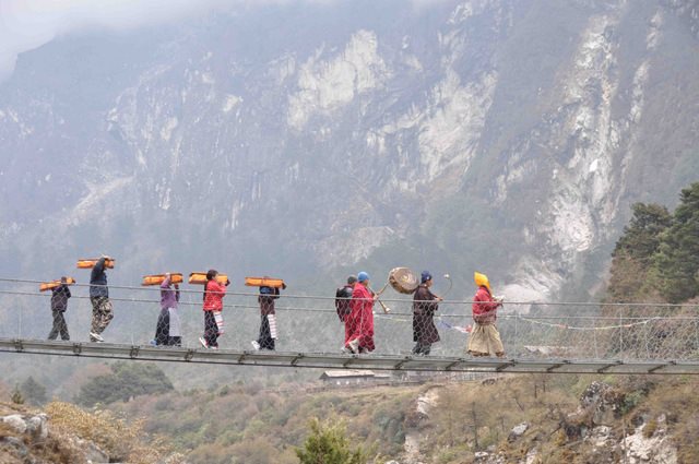Ghunsa people leave settlement to avoid severe cold