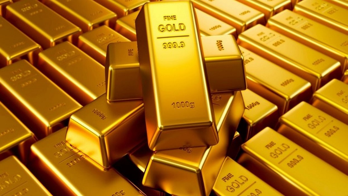 Gold price up by Rs 1,100 per tola