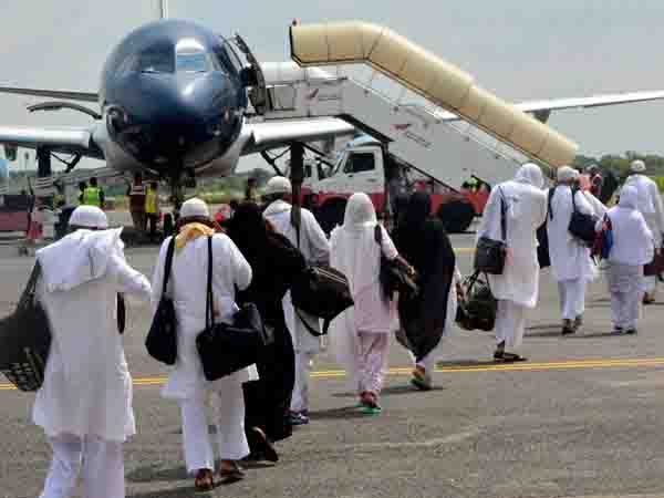 Farewell to 150 Muslim pilgrims for Haj