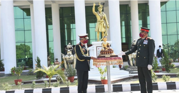 Nepali Army hands over 100,000 face masks to Indian Army Chief