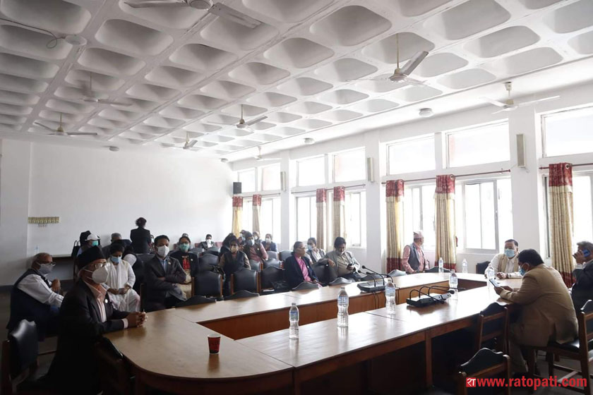 Oppn parties collecting signatures at Singha Durbar before they knock court’s door (Photo Feature)