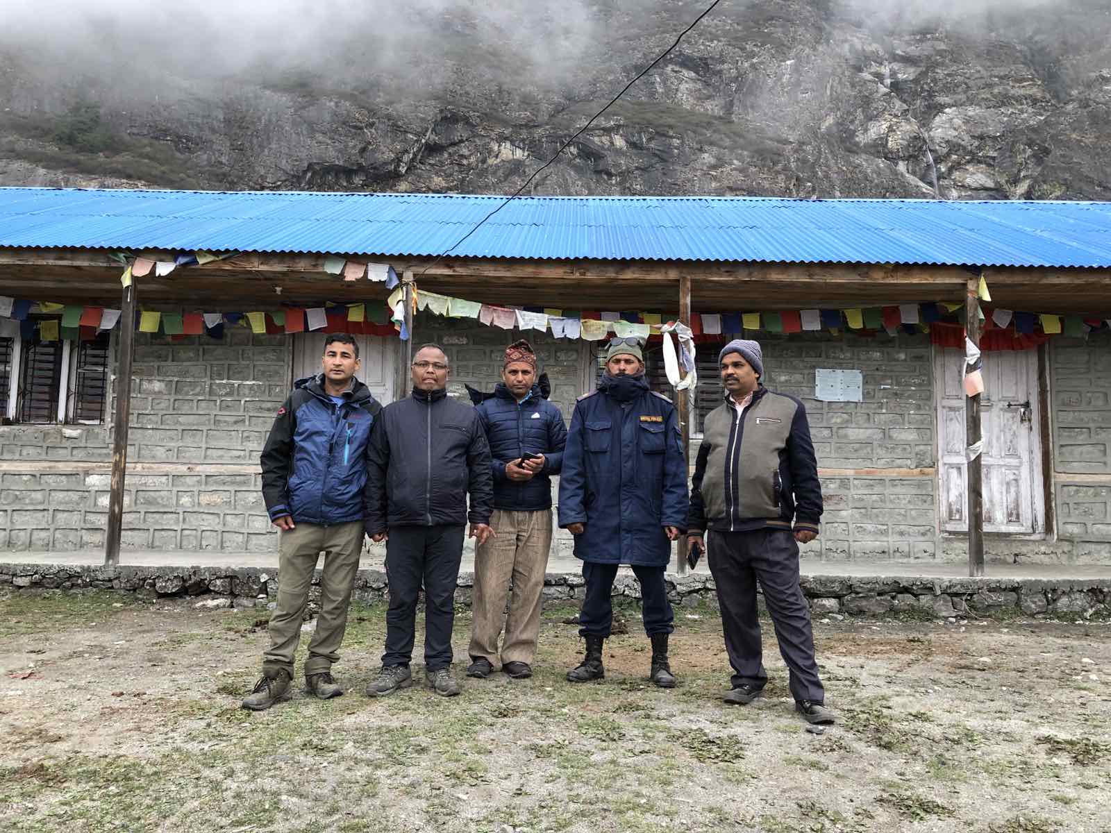 रसुवामा निर्वाचन सामग्रीसहित सबै मतदान केन्द्रमा कर्मचारी पुगे