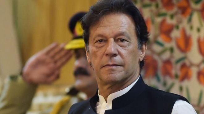भारत सरकारको निर्णयविरुद्ध पाकिस्तानी प्रधानमन्त्री खानको नेतृत्वमा  प्रदर्शन
