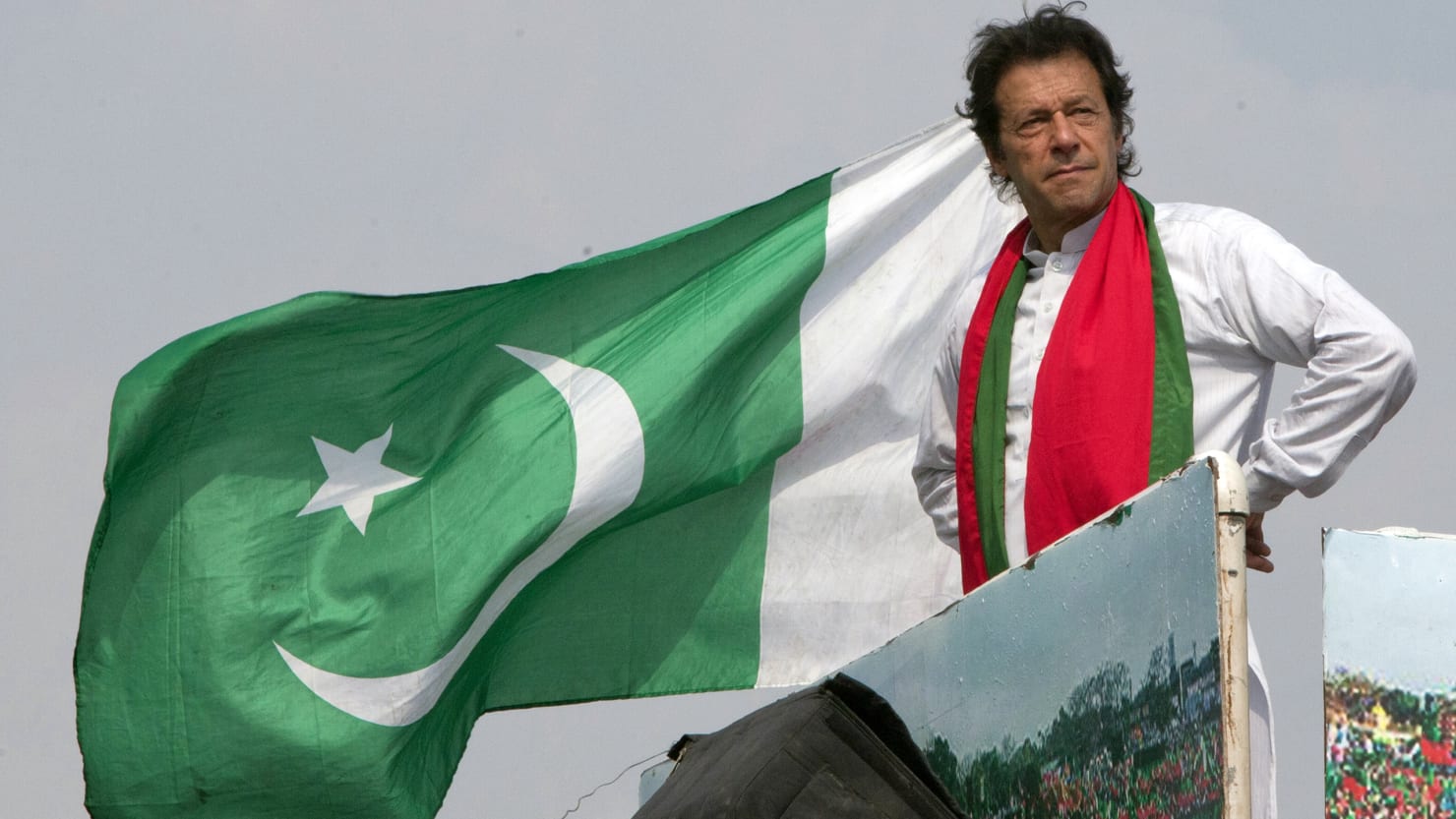 पाकिस्तानी प्रधानमन्त्री इमरान खान युएर्इ भ्रमणमा