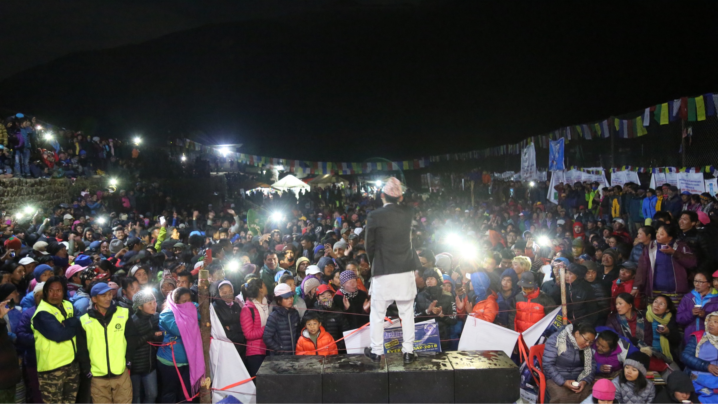 प्रशान्त, बद्री र अभिनाषसँगै झुम्यो नाम्चेबजार