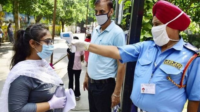 भारतमा कोरोना भाइरस संक्रमितको संख्या ९५ लाख ७१ हजार नाघ्यो