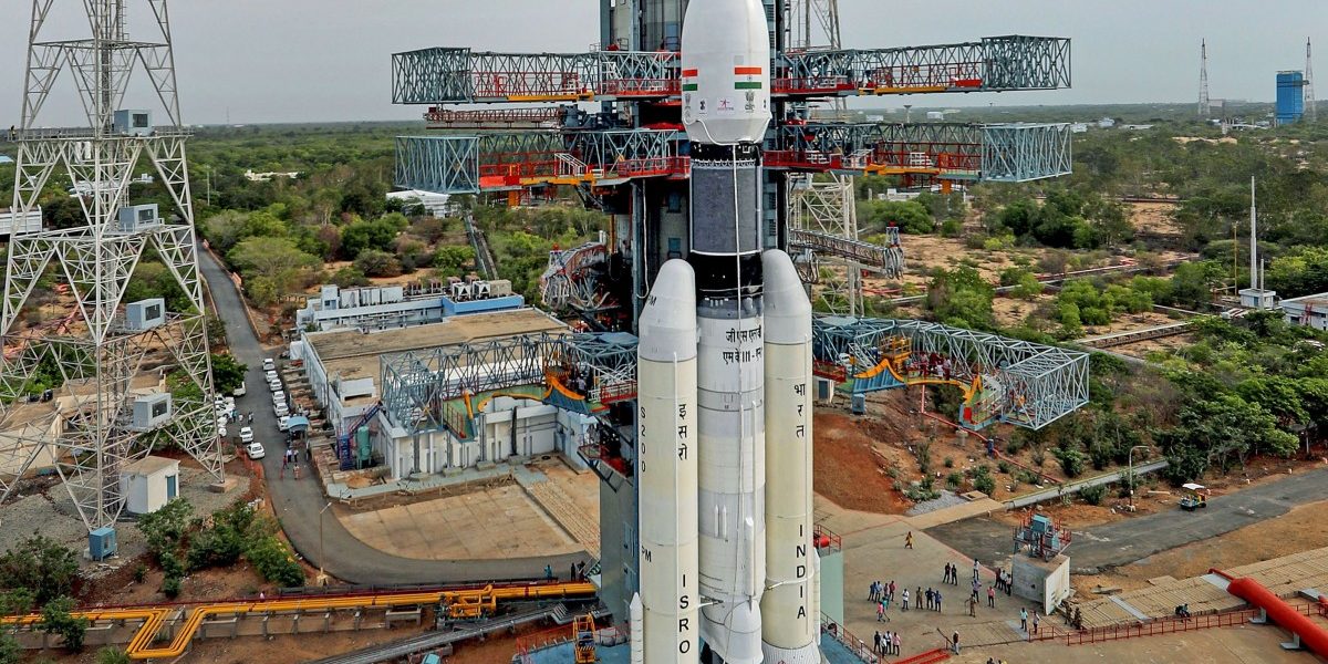 एकाएक भारतको महत्वकाँक्षी चन्द्रयान–२ को प्रक्षेपण रद्द