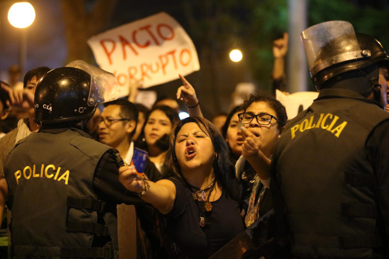 Clashes in Lima as thousands protest ex-president Fujimori pardon