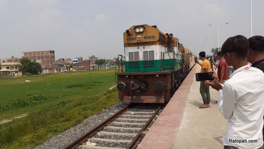 जनकपुरमा दिल्लीबाट आयो ‘धार्मिक रेल’, तस्बिरमा हेर्नुस्