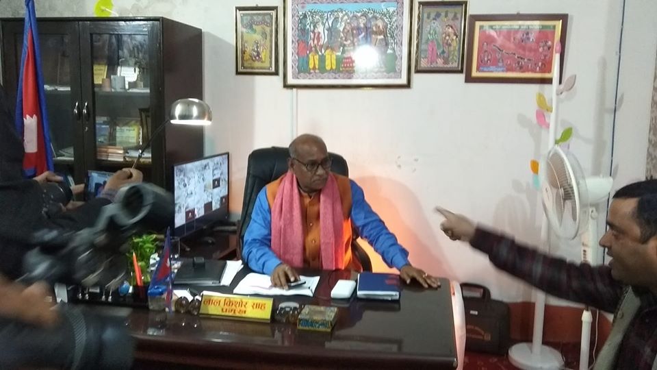  मेयर–पत्रकार जुहारी : कसले कसलाई कुट्यो ?