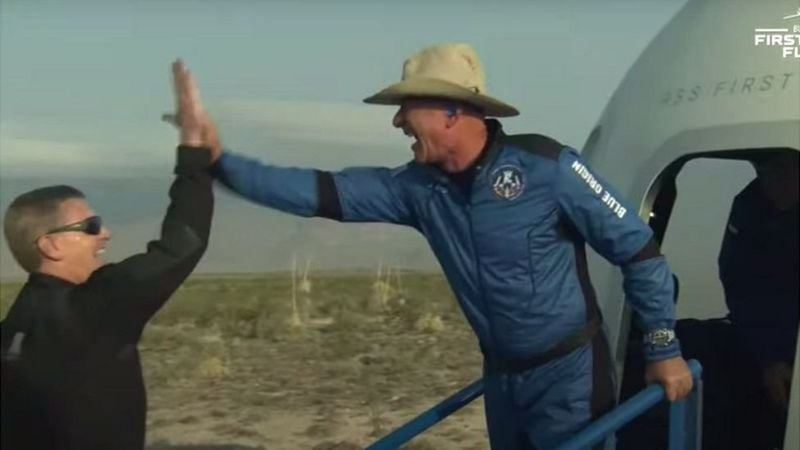 जेफ बेजोसको अन्तरिक्षमा उडान, कस्तो रह्यो १० मिनेटको यो विशेष यात्रा ?
