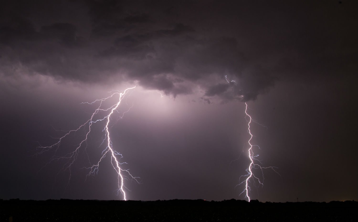 Woman dies due to lightning strike