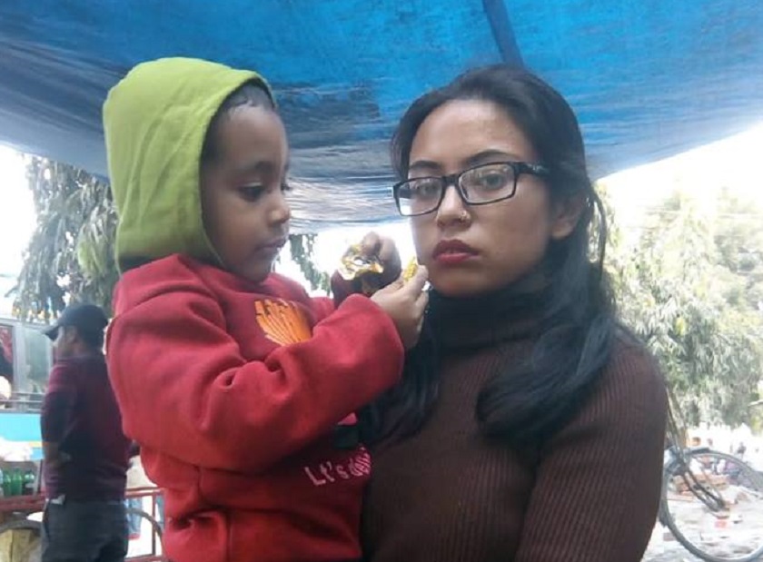  बर्षौदेखि न्यायको खोजीमा भौतारिँदै प्रहरीकै श्रीमती