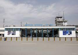 Kabul airport women brave fears to return to work