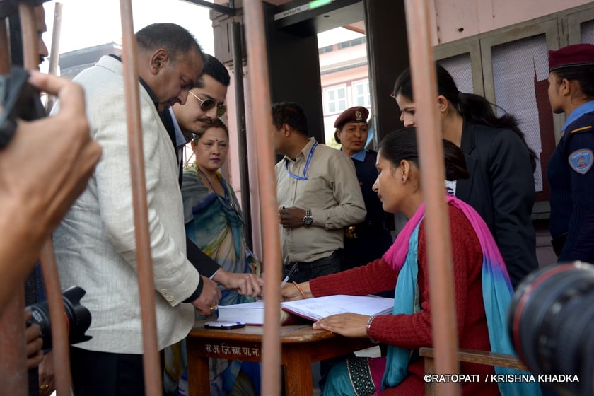 बयान दिन कान्तिपुर दैनिकका मालिक दोस्रोपटक सर्वोच्चमा (फोटो)