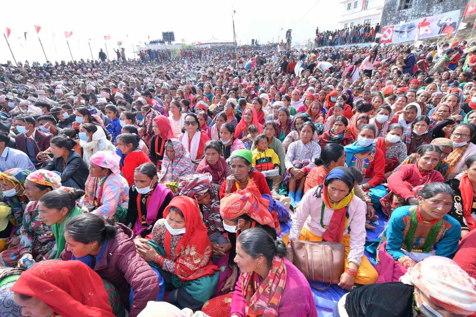   गाउँ गाउँमा चुनावीसभा गर्दै राजनीतिक दलहरु