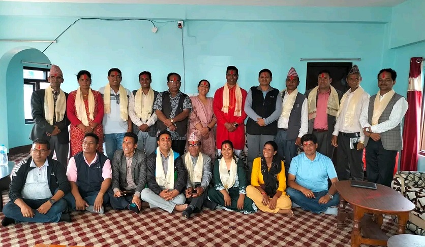 स्वतन्त्रबाट जितेका केसीलाई माओवादीले गर्‍यो सम्मान