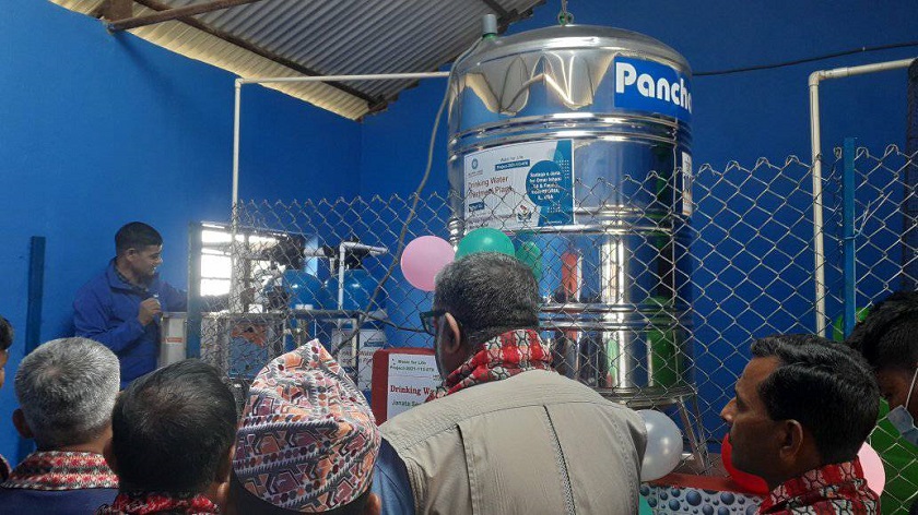 मन्त्री कार्कीद्वारा खानेपानी प्लान्ट उद्घाटन