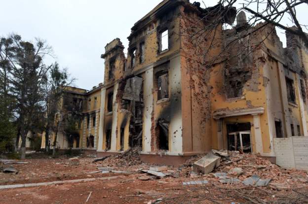युक्रेनको दोस्रो ठूलो शहर खारकिएभमा रुसको ठूलो मिसाइल हमला, भवन–गाडी ध्वस्त