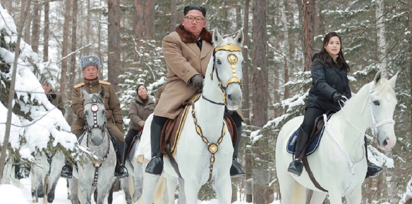 उत्तरकोरियाली नेता किम पत्नीसहित सेतो घोडामा सवार हुँदा जे देखियो, महत्वपूर्ण निर्णय लिने संकेत (फोटोफिचर)