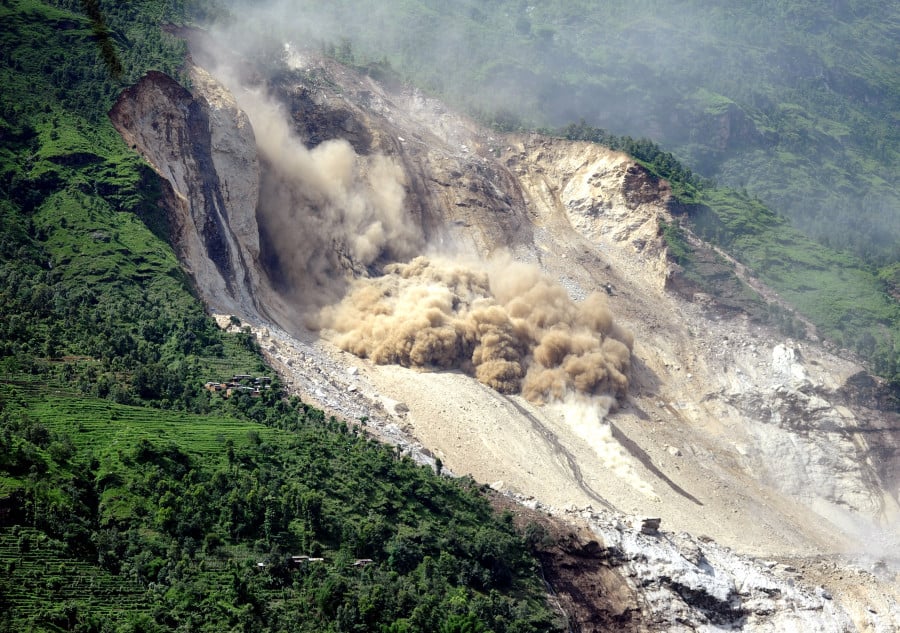 Met Office warns of risk of flood and landslide from Thursday till Saturday