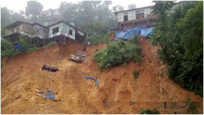 Seven disappear when landslide takes away houses