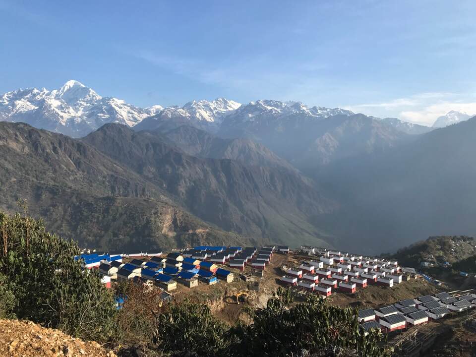   एनआरएनएले निर्माण गरेको एकीकृत नमुना बस्तीको झ्यालढोका प्लास्टिकको