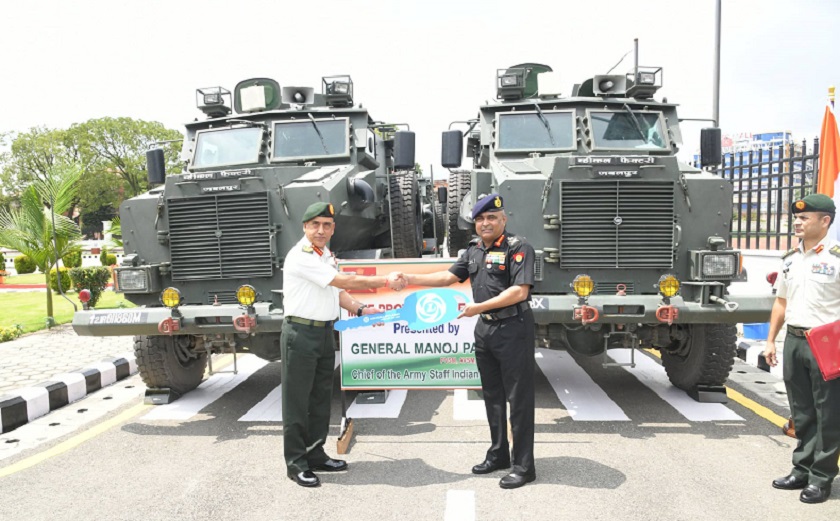 भारतीय सेनाध्यक्षद्वारा नेपाली सेनालाई करिब २२ करोडको सामग्री हस्तान्तरण