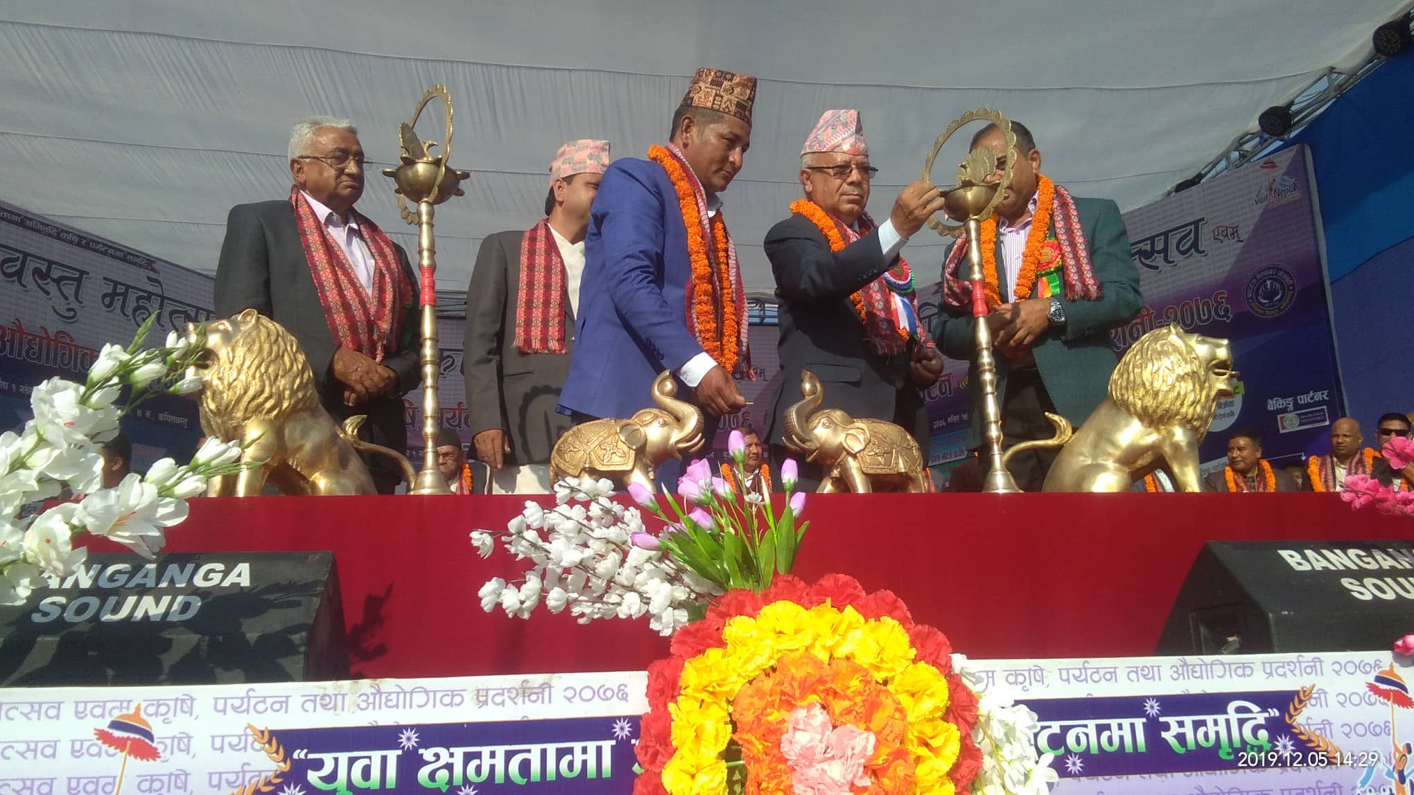 सरकार जनताको सेवक बन्नुपर्छः माधव नेपाल
