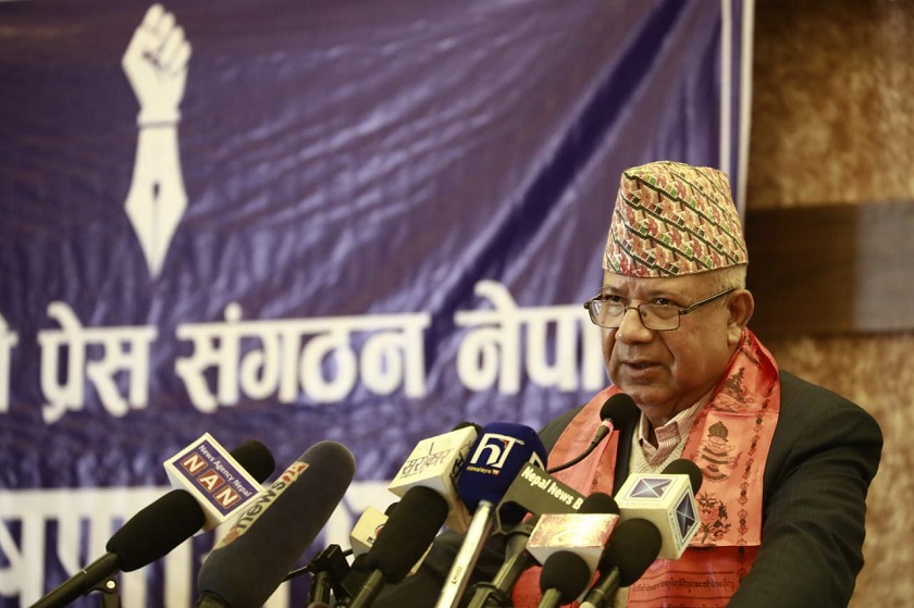 दक्षिणपन्थी र प्रतिगमनविरुद्धको लडाई लडिरहेका छौं : माधव नेपाल