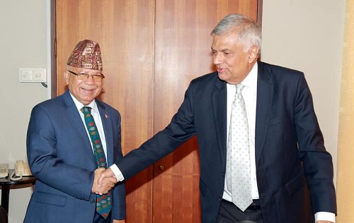 पूर्वप्रधानमन्त्री नेपाल र श्रीलङ्काली नेताहरुबीच भेटघाट