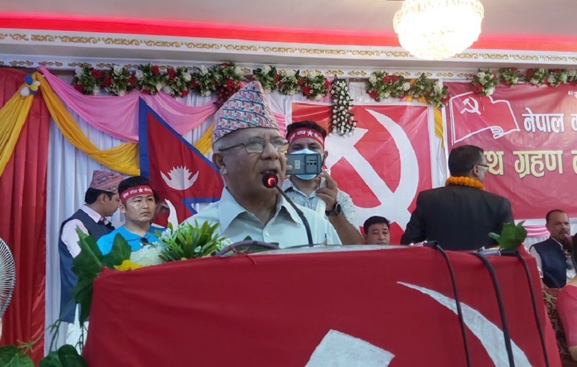 आगामी निर्वाचनमा ओलीको पार्टीलाई टर्च बालेर खोज्नुपर्छ : माधव नेपाल