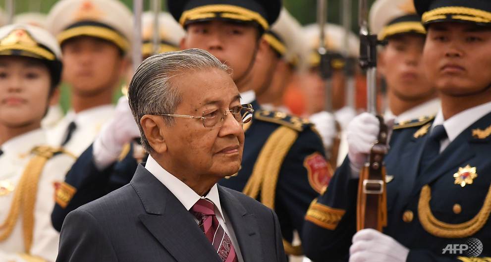 Malaysia PM calls for China's help with fiscal problems