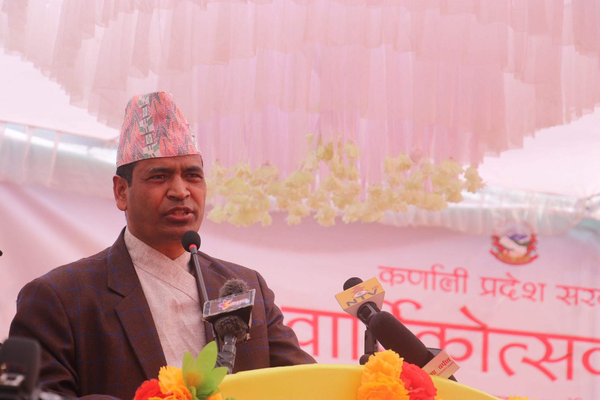   मुख्यमन्त्री शाहीको साथ छाड्दै नेपाल समूह