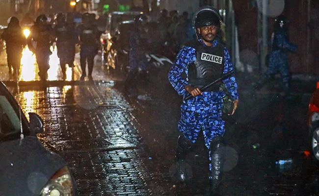 Maldives lifts curfew in capital Male