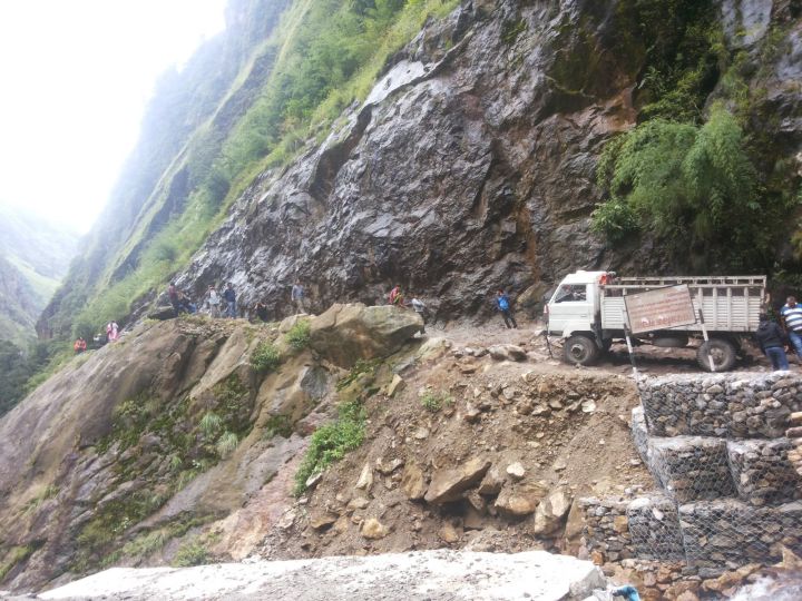 Landslide and flood obstruct Manang road at three places