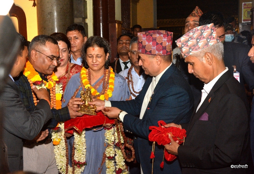 भारतीय स्थल सेनाध्यक्ष पशुपतिमा, तस्बिरहरू हेर्नुहोस्