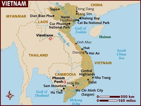 Floods kill 13, leave 3 missing in Vietnam