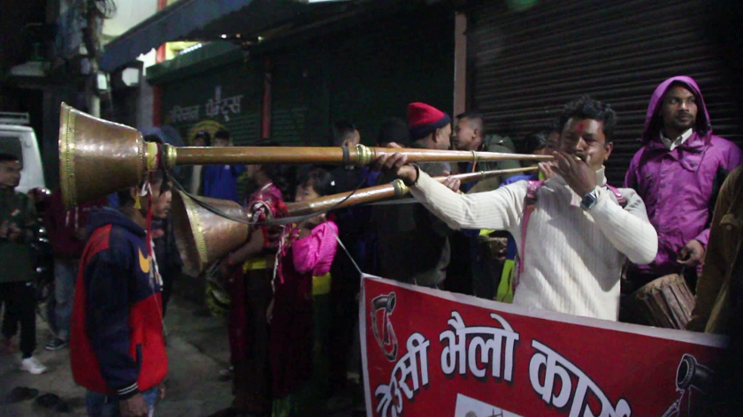 मौलिक देउसीभैलो जोगाउँदै पाल्पाका युवा