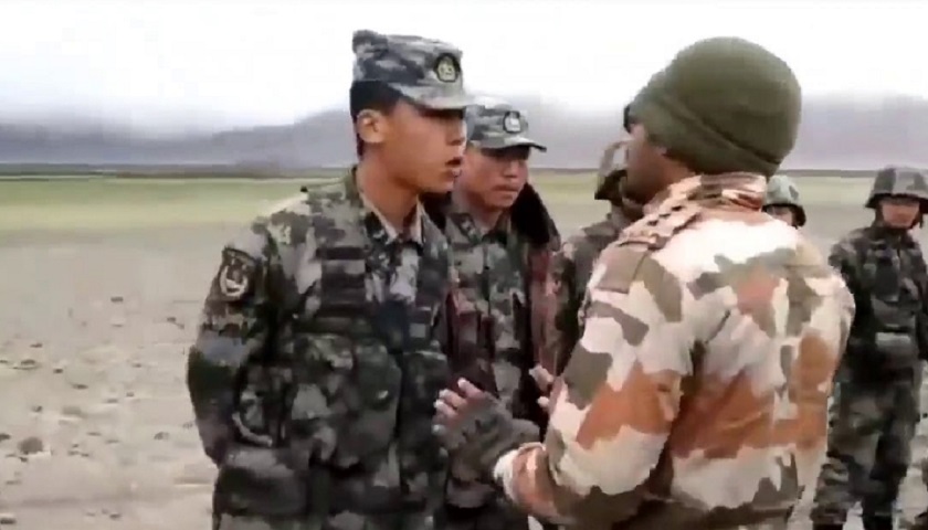 लद्दाखमा भारतीय सेनाको पोष्ट छेउ नजिकिँदै चिनियाँ सेना