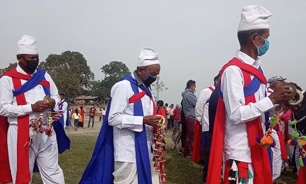 थारू समुदायलाई मेडरी नाच लोप हुने चिन्ता