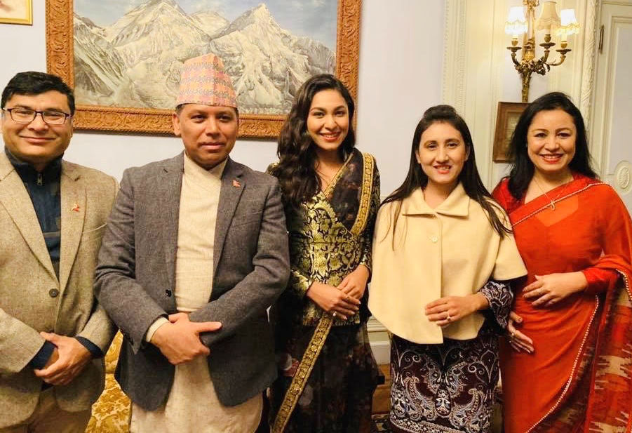 मिस नेपाल अनुष्कालाई लन्डनमा बधाईको ओइरो