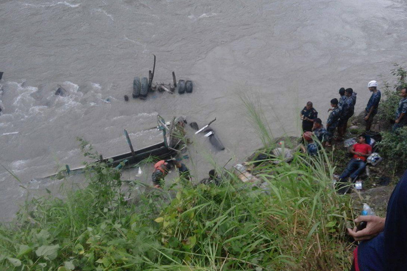 Minitruck plunges into river, search continues for missing vehicle