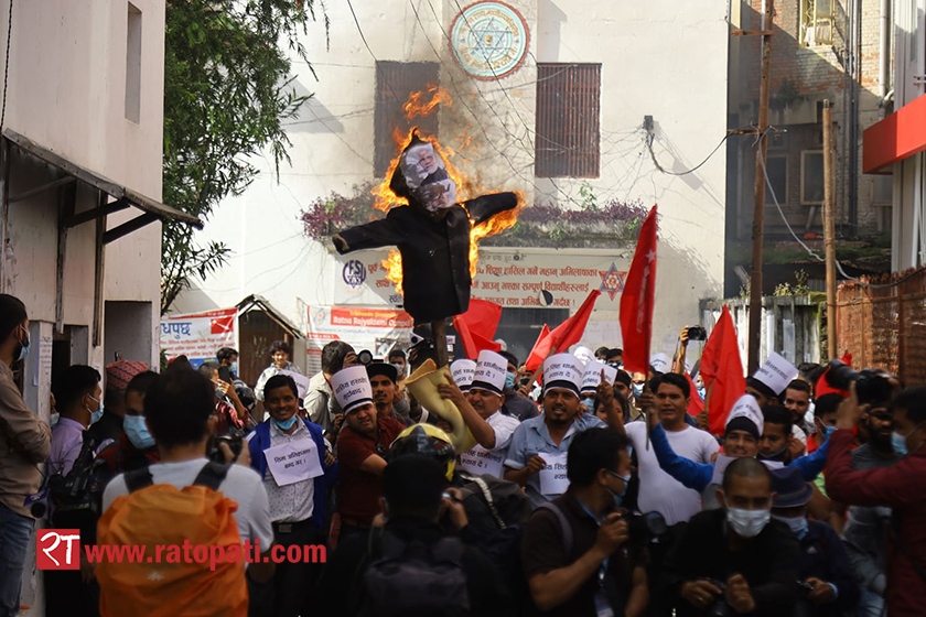 Student union close to Nepal burns effigies of Indian PM Modi in Kathmandu (Photos)