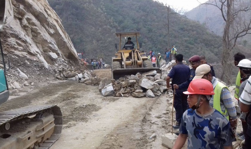 Landslide blocks Narayangadh – Muglin route