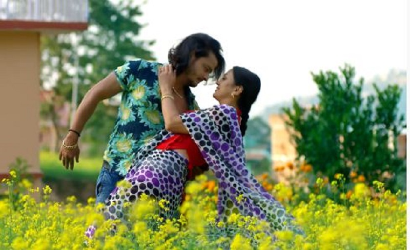 अञ्जुले शिवसँग गाइन् ‘आँसु पिउँदै’ गीत