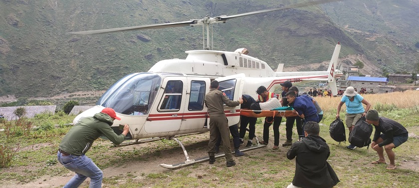 गोरखामा बिरामी म्यादी प्रहरीको हेलिकोप्टरमार्फत उद्धार